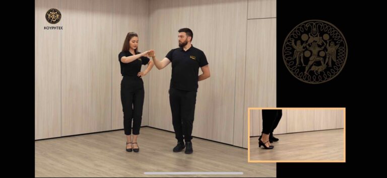 Κρητικές Γυναικείες Φιγούρες